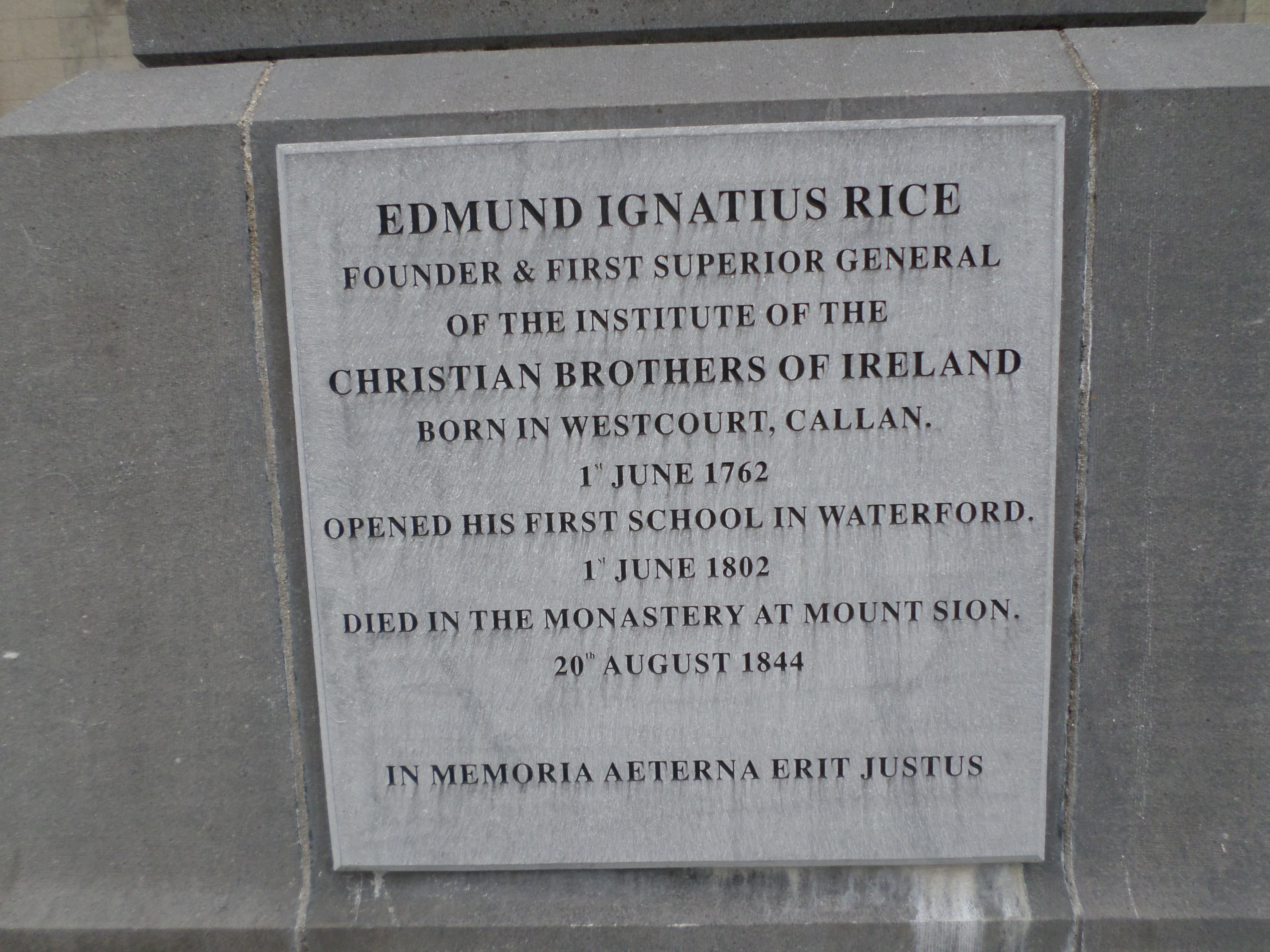 figure images/callan2.jpg