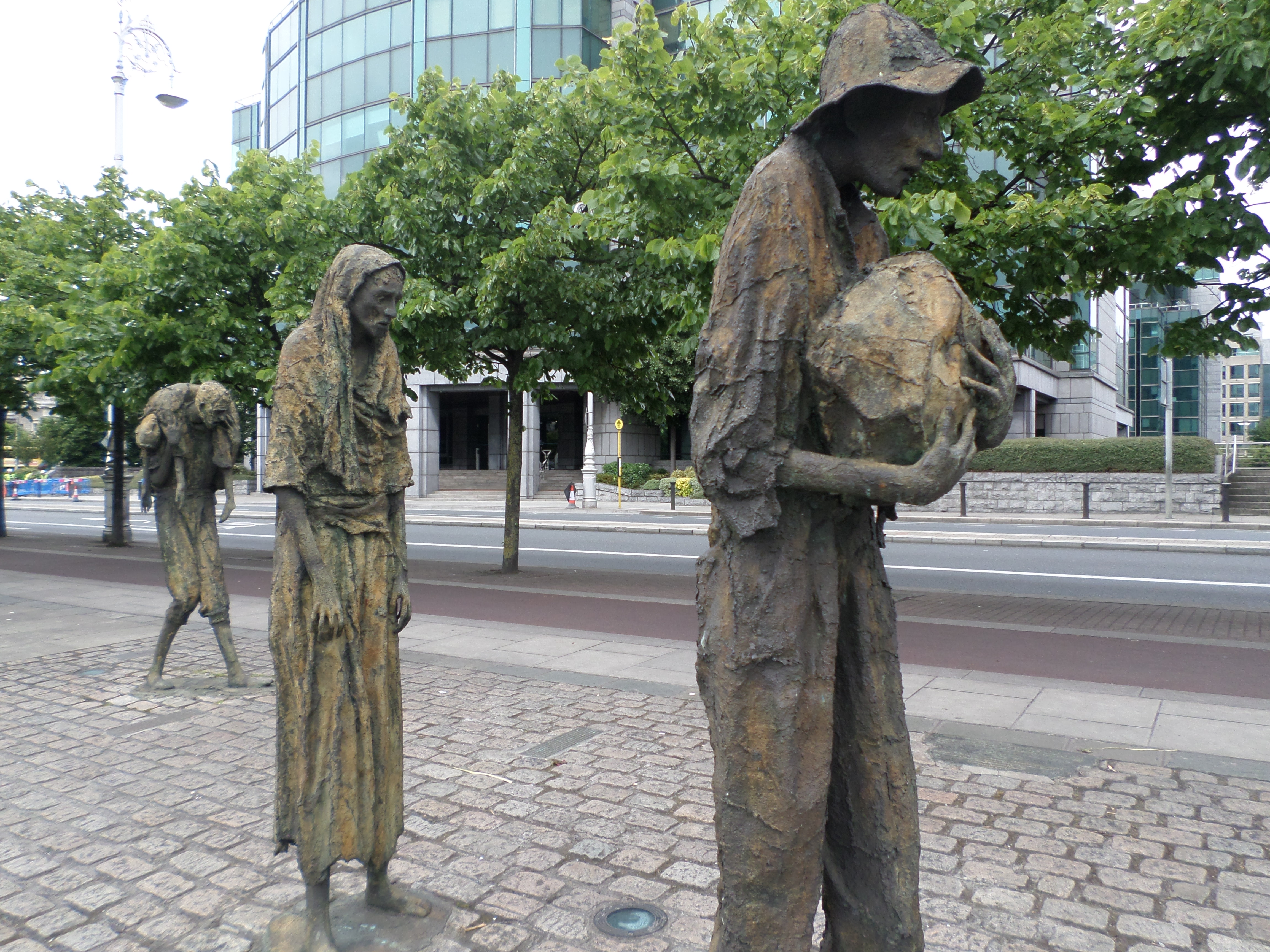 figure images/famine.jpg