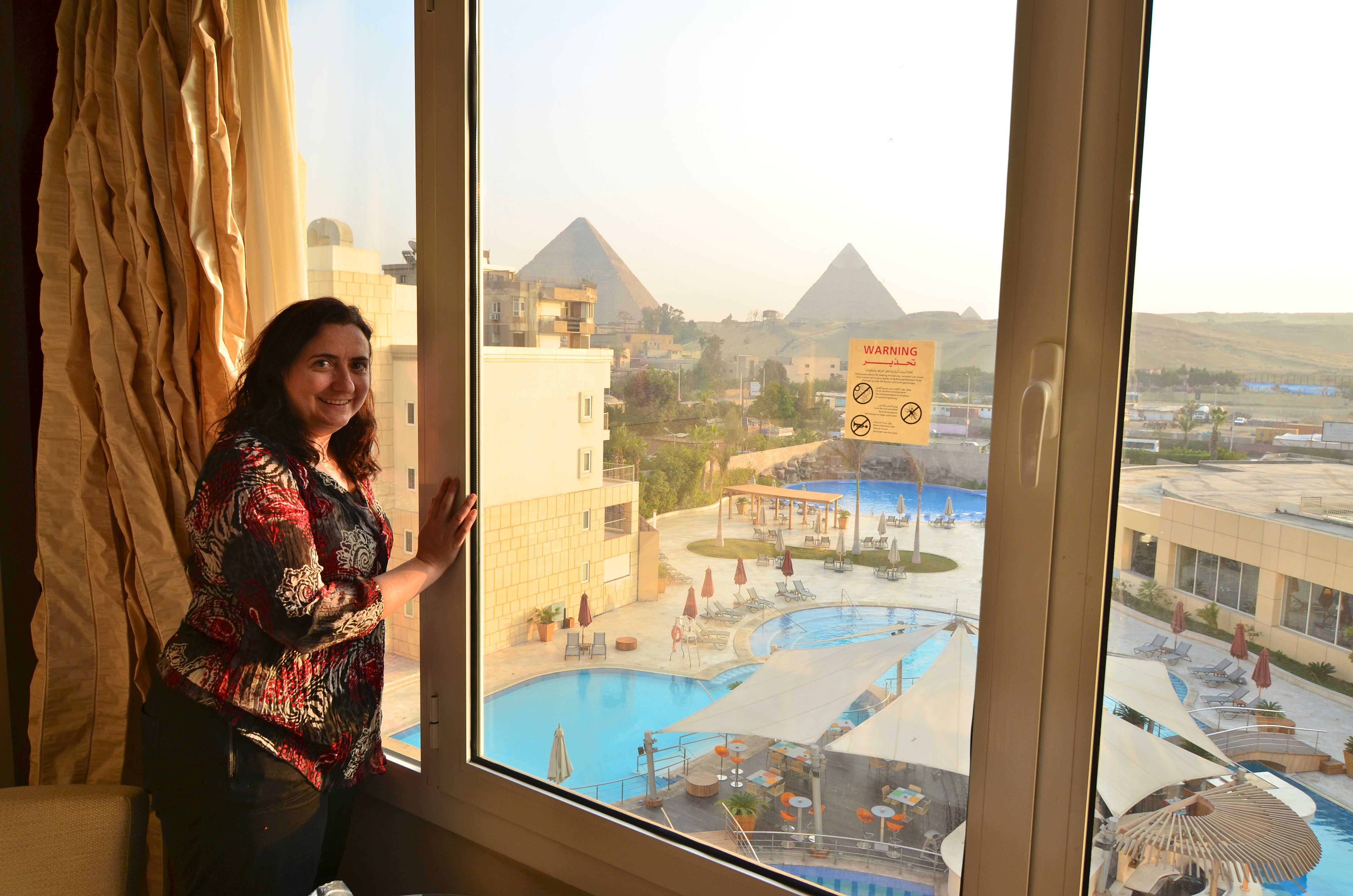 figure images/pyramids.jpg